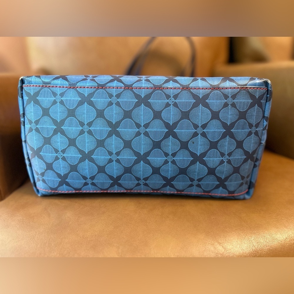 Stylish Blue Patterned Tote Bag - Picture 8 of 10